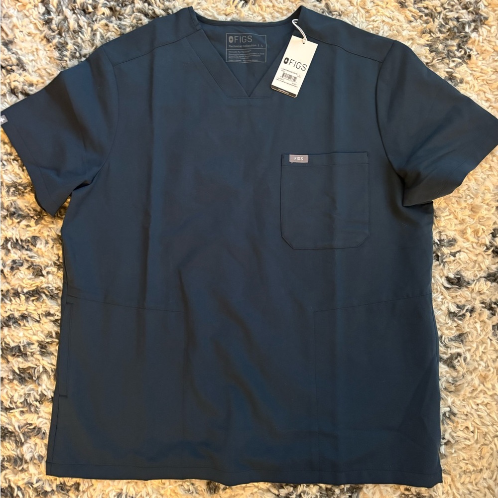 Figs Men's Chisec 3 pocket scrub top-  size Large new with tags